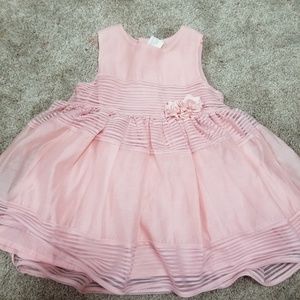 H&M PINK DRESS. SIZE 9 to 12 months.
